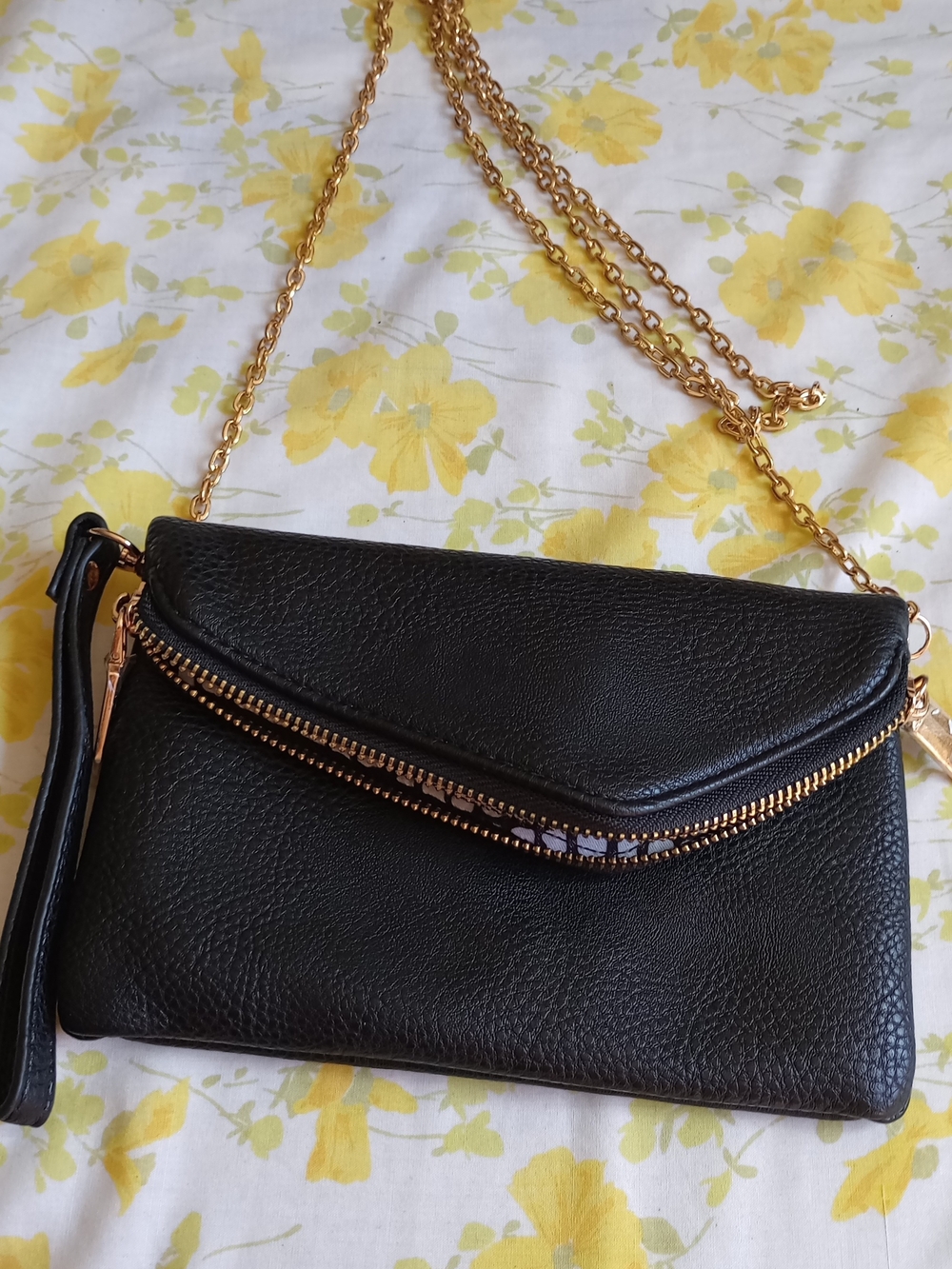 Urban Expressions vegan leather envelope clutch  a gold-tone chain strap